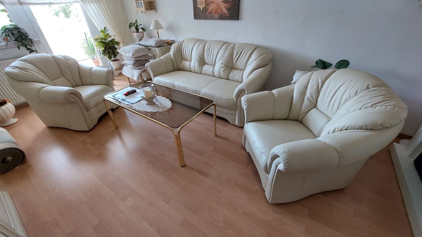 Modern aufgearbeitetes Polstermöbel aus unserer Werkstatt